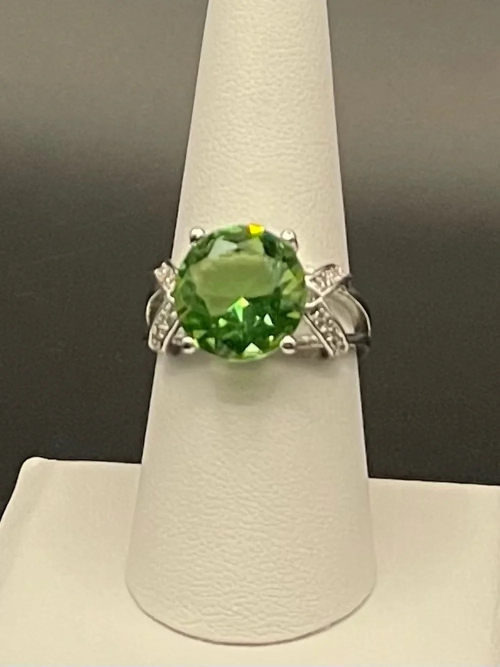 NWOT 925 Sterling silver peridot cz split shank ring sz 8